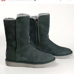 UGG Abree Short II Shearling Lined Boots in Forest Green Suede Leather Size 6